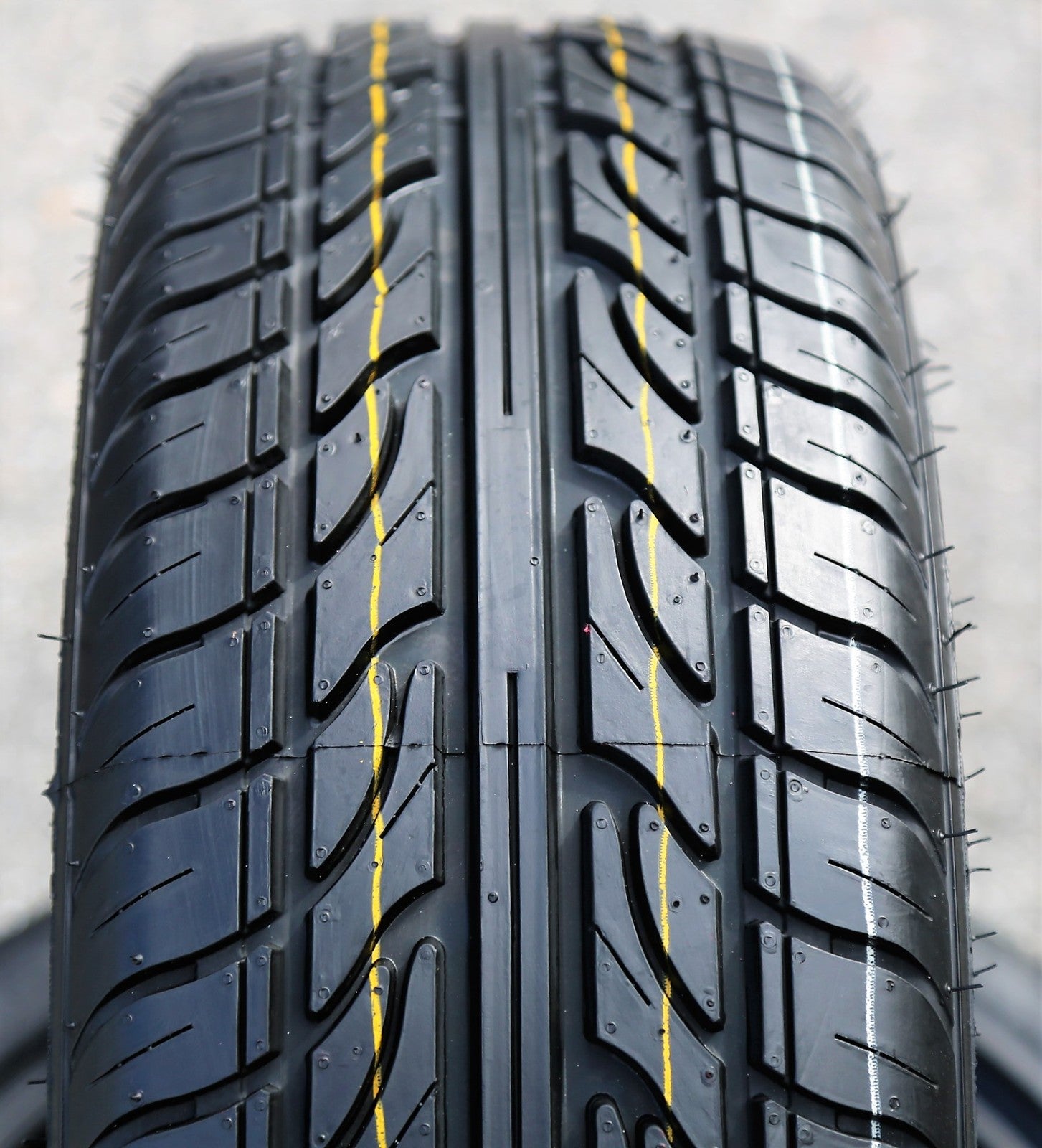4 Tires Haida Racing HD921 195/45R15 78V Performance