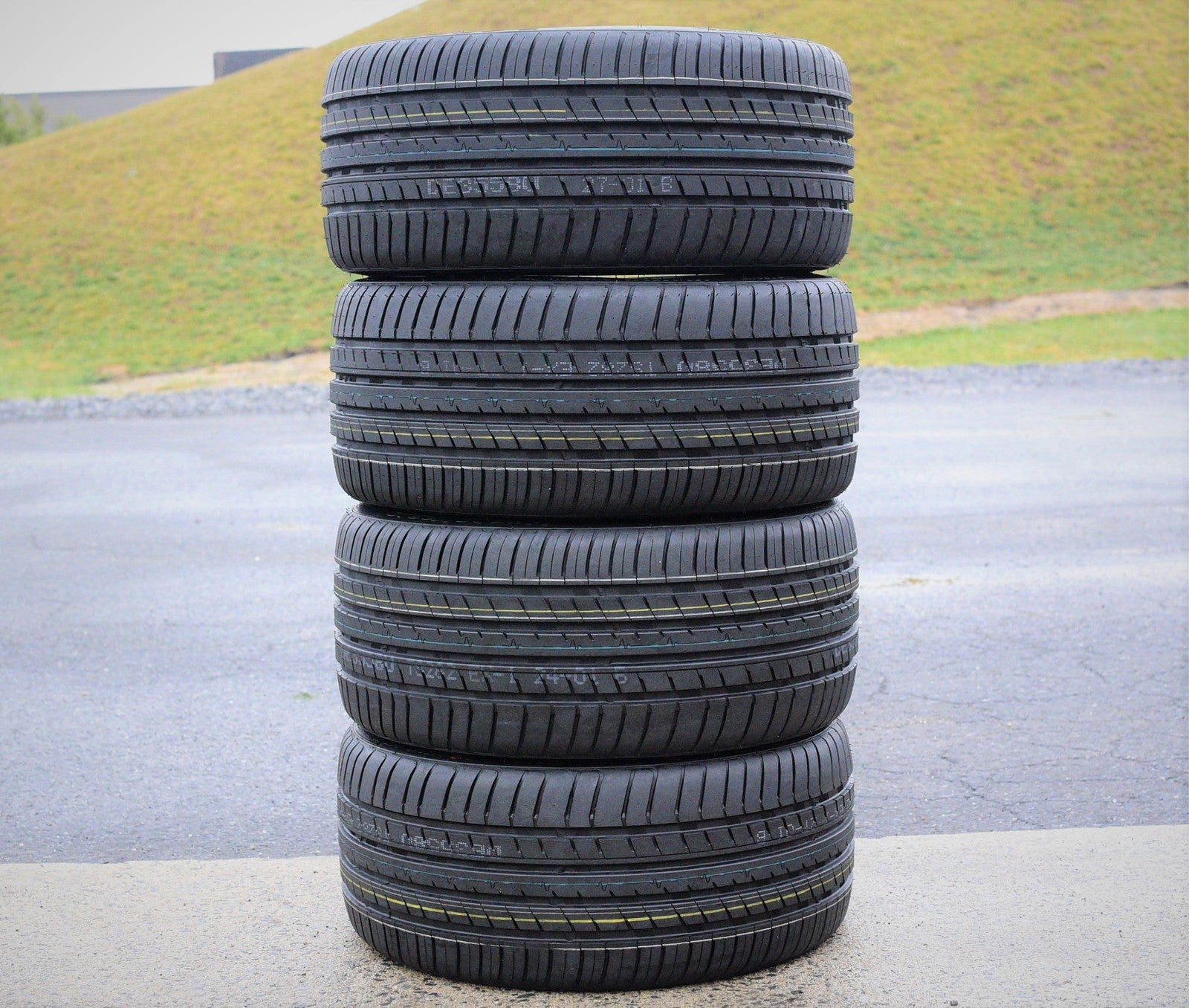 2 New Cosmo Muchomacho 215/40R18 89Y ZR XL High Performance A/S All Season Tires