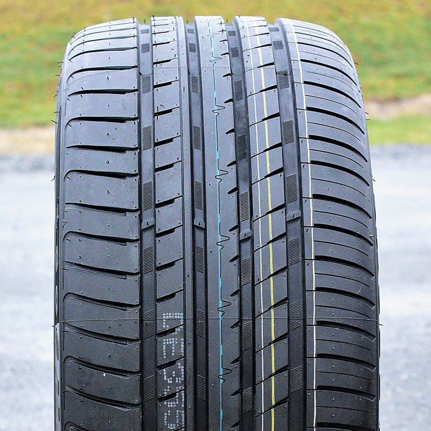 2 New Cosmo Muchomacho 215/40R18 89Y ZR XL High Performance A/S All Season Tires