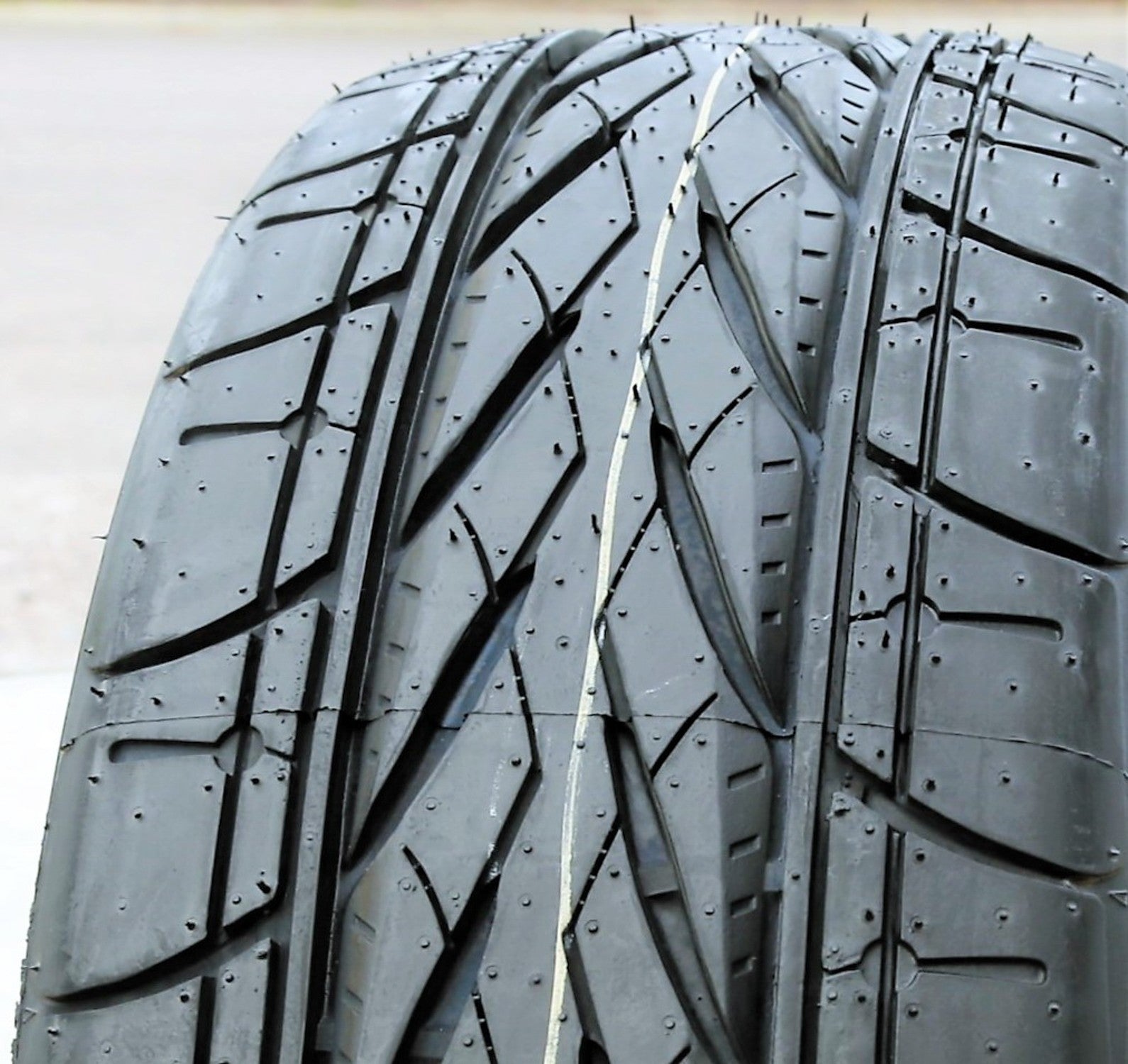 4 New Forceum Hexa-R 235/40R18 ZR 95Y XL A/S High Performance All Season Tires